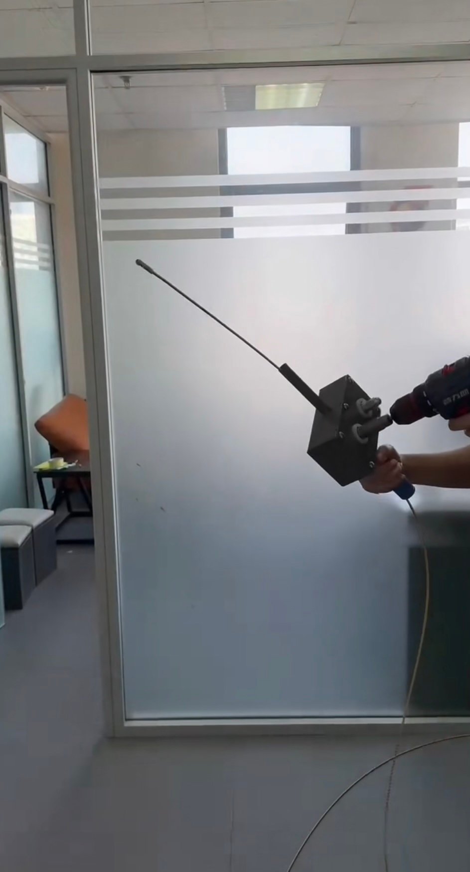 Wire Pulling Tool for Electricians - Image 4